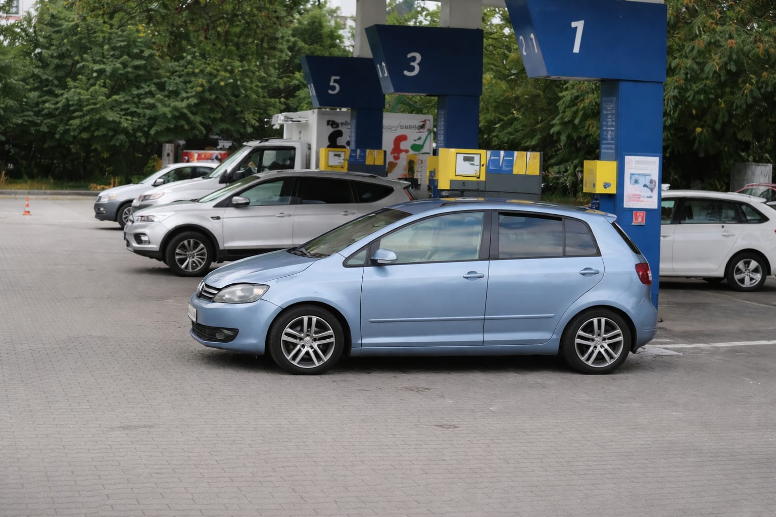9,84 lei pe litru la motorină &icirc;n București. Unde mai există diferențe de preț care contează pentru bugetele de flotă