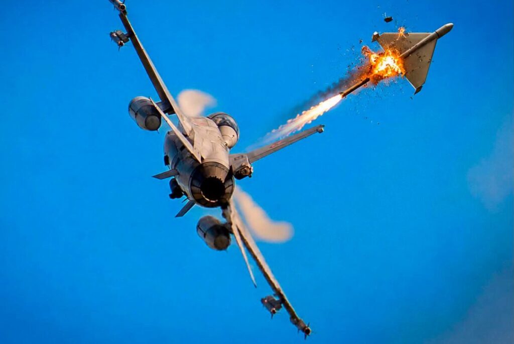 A treia dronă &icirc;n trei zile. Un avion F-16 al Forțelor Aeriene Rom&acirc;ne a dobor&acirc;t-o deasupra apelor teritoriale ale Rom&acirc;niei