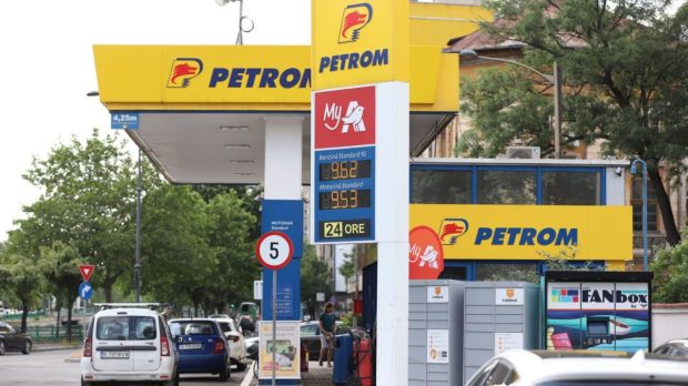 Acciză flexibilă la două săptăm&acirc;ni și fără ieftinire de TVA: planul Guvernului la pompă pe fondul riscului de penurie