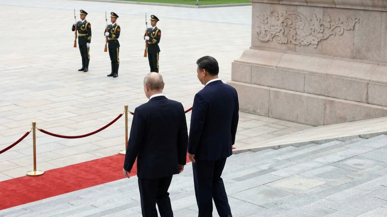 Acord militar China-Rusia. Prețul petrolului scade, gaze redirecționate către Asia.