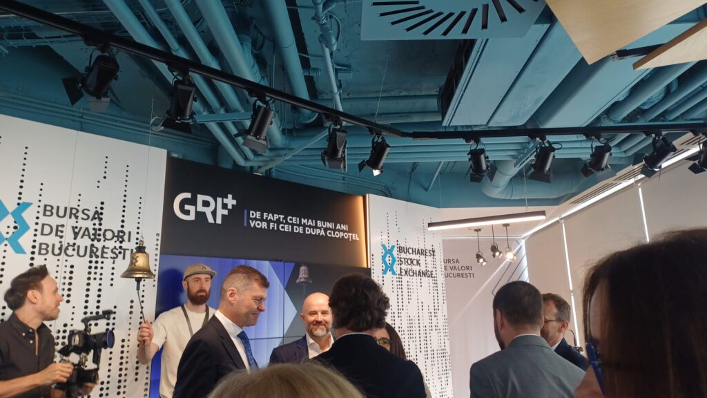 Agenția de comunicare Graffiti Plus s-a listat joi la BVB sub simbolul GRF. Dragoș P&icirc;slaru: &bdquo;Cel puțin o treime din toată finanțarea trebuie alocată mediului privat&rdquo; / CEO GRF Plus: &bdquo;Am reușit un salt de la o cotă de piață de 10% la 14%&rdquo;