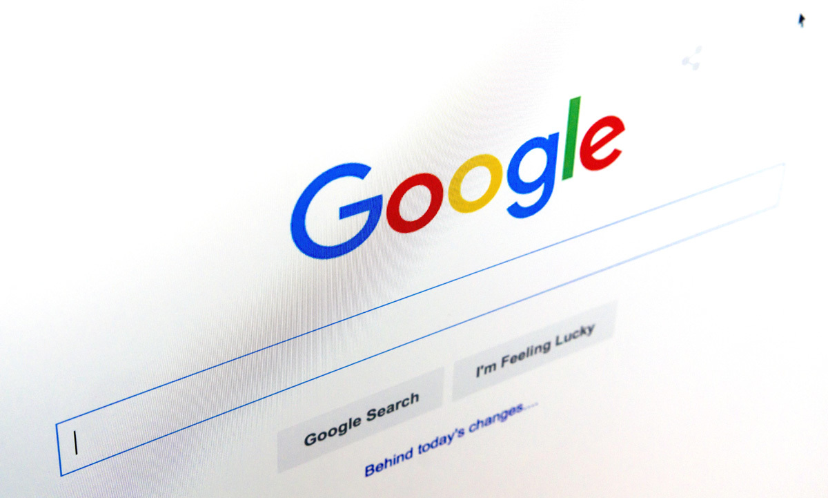 AI rupe din felia Google. Supremația gigantului IT &icirc;n căutările online &icirc;ncepe să fie pusă la &icirc;ncercare