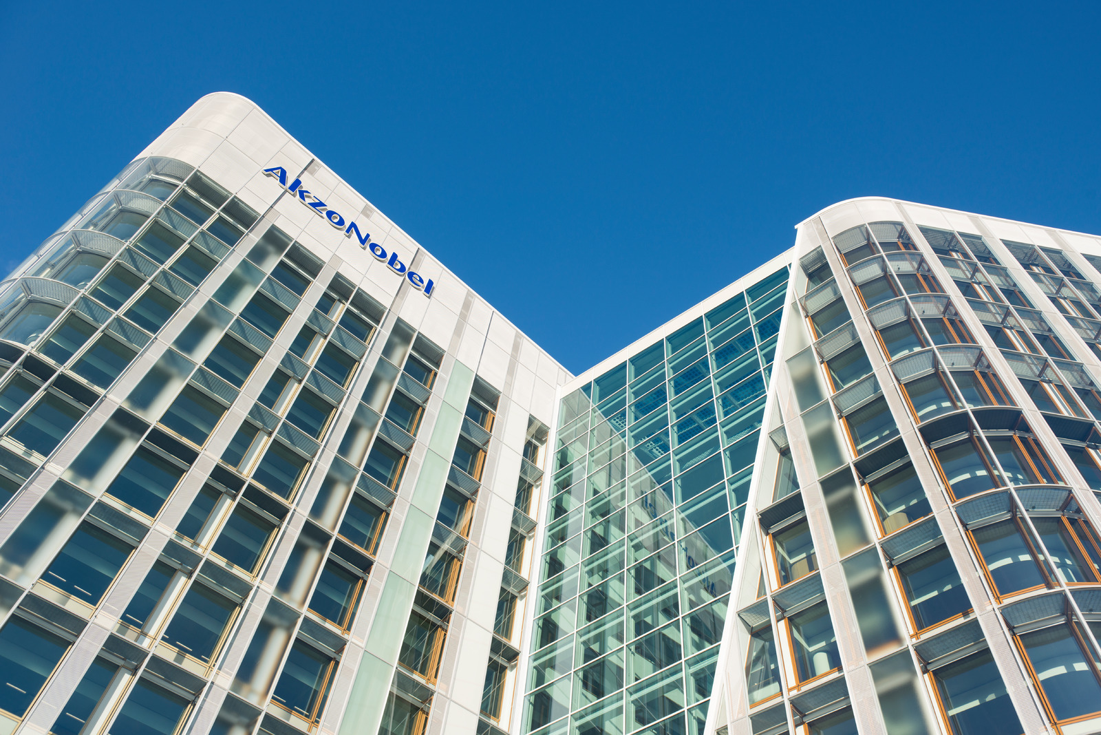 AkzoNobel, cu fabrică și &icirc;n Rom&acirc;nia, respinge o nouă &icirc;ncercare de preluare din partea Nippon Paint. Acțiunile cresc