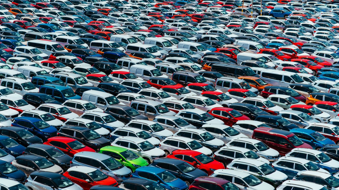 Analiza pieței auto din Rom&acirc;nia &icirc;n prima jumătate a lui 2026: 2 din 3 mașini &icirc;nmatriculate la noi sunt vechi. Jumătate din mașinile noi, &icirc;nmatriculate &icirc;n București