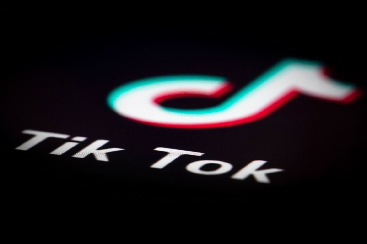 Angajații federali americani pot instala din nou TikTok pe dispozitivele de serviciu, după o decizie a Departamentului Justiției