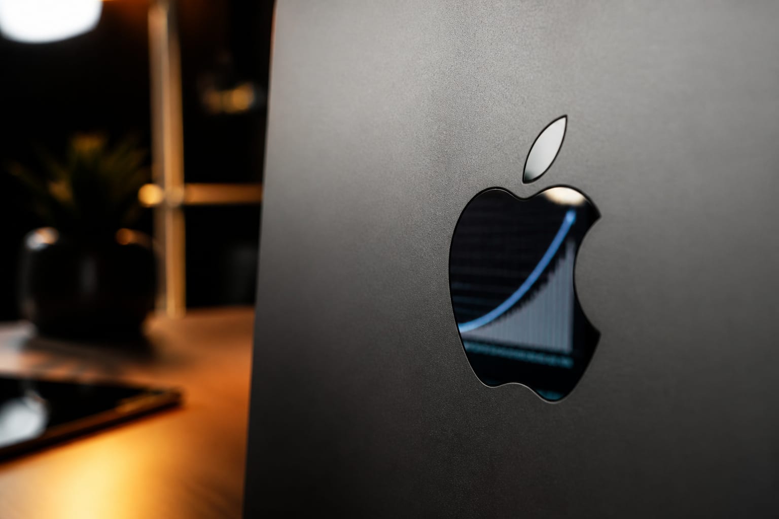 Apple a ajuns la 4.880 de miliarde de dolari, redevenind cea mai scumpă companie din lume