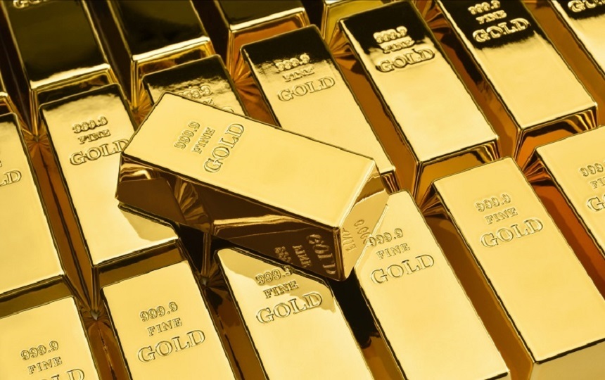 Aurul scade, pe măsură ce creşterea preţului petrolului menţine inflaţia şi perspectivele privind dob&acirc;nzile &icirc;n atenţia investitorilor