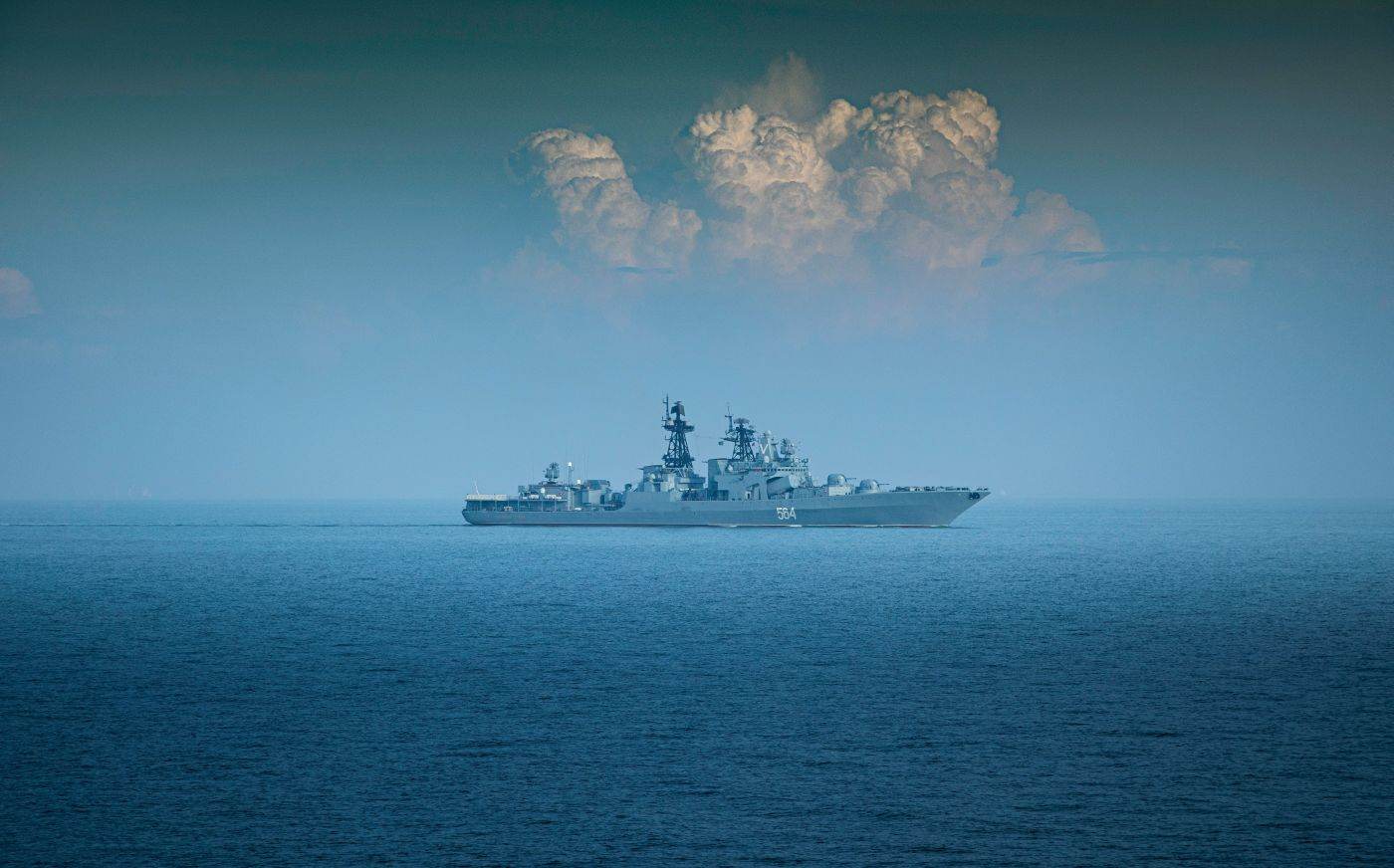BBC: O navă de război rusă a desfăşurat un exerciţiu de artilerie la 74 km de Plymouth