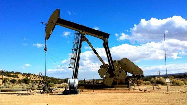 Bloomberg: Comenzile pentru supertancuri petroliere au depăşit recordul care data din 2008
