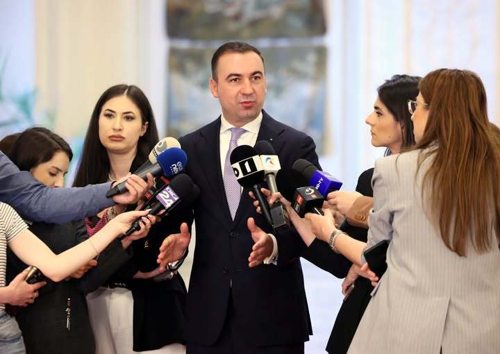 Bogdan Ivan: A fost votat proiectul privind declararea situaţiei de criză &icirc;n domeniul carburanţilor, reducerea acciziei la motorină şi limitarea exporturilor / Ar trebui să ducă la o reducere a preţului final pentru consumatorii privaţi