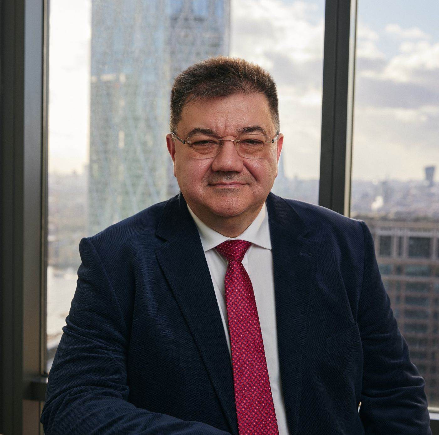 Bogdan Maioreanu (eToro): Petrolul, inteligenta artificiala si aurul: lupta in trei pe pietele financiare