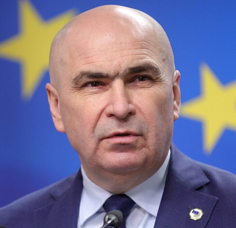 Bolojan a semnat ordinele pentru 250 mil. euro destinate contoarelor inteligente şi capacităţilor de stocare a energiei
