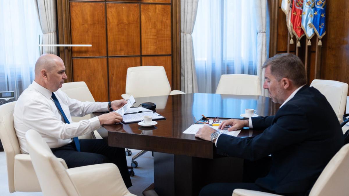 Bolojan, &icirc;nt&acirc;lnire cu CEO-ul Dacia după anunțul gigantului auto că renunță la investiții &icirc;n Rom&acirc;nia