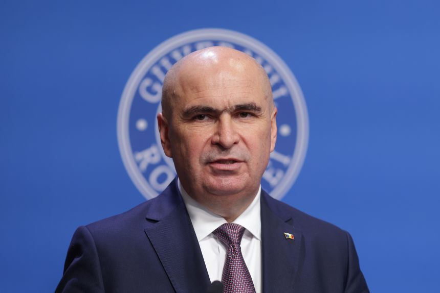 Bolojan: Suntem &icirc;n situaţia &icirc;n care, cel puţin &icirc;n următoarele două săptăm&acirc;ni, nu estimăm că ar fi probleme legate de aprovizionare / Rompetrol, care se aprovizionează pe relaţia Kazahstan, caută variante suplimentare