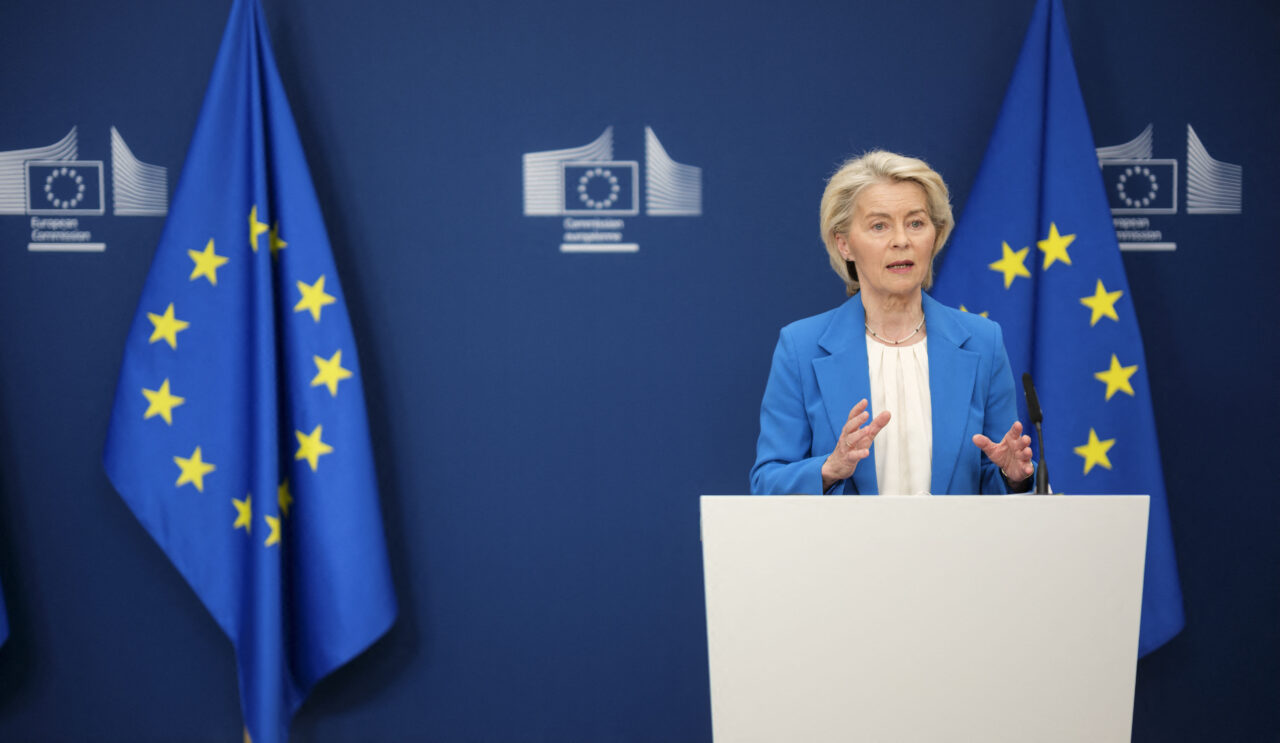 Bruxelles-ul investighează o hotăr&acirc;re care obligă Rom&acirc;nia să plătească despăgubiri de peste 42 milioane euro către 10 companii din energie. Ce nereguli a descoperit Comisia Europeană