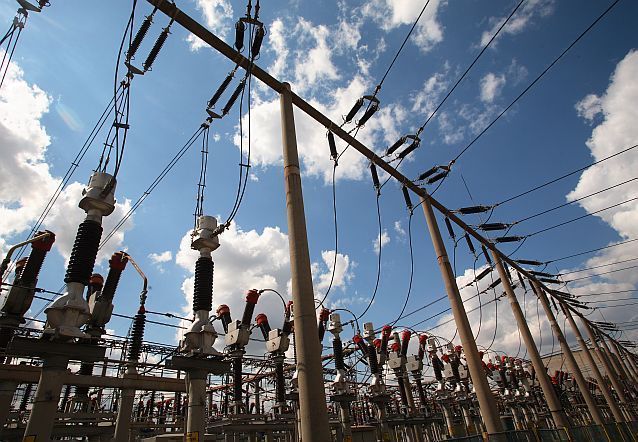 Bursă. Acţiunile Electrica pierd 3% după raportarea trimestrială