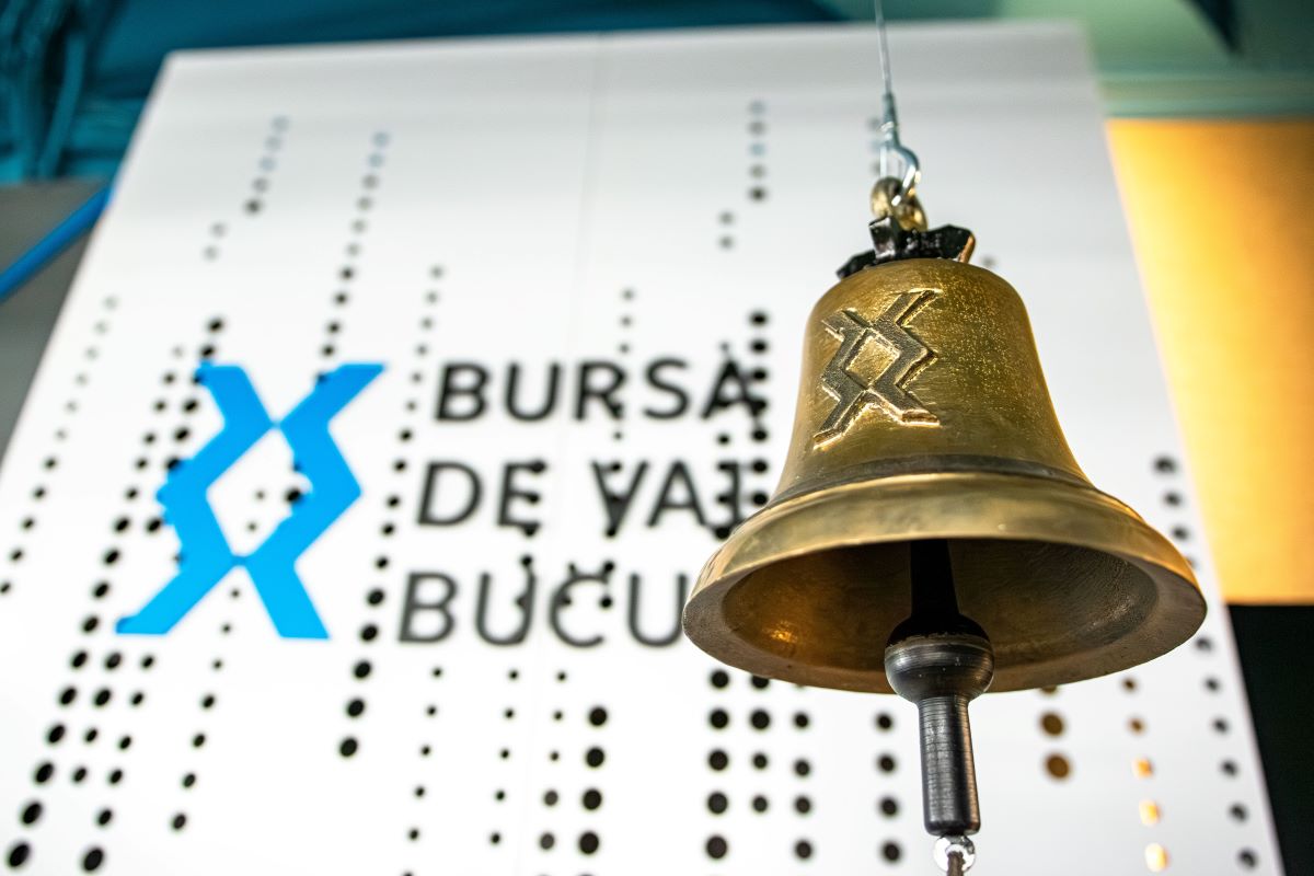 BVB &icirc;nchide pe roșu pe toată linia &mdash; BET pierde 0,97%, TeraPlast și DIGI conduc scăderile. BCR listează cea mai mare emisiune corporativă a anului