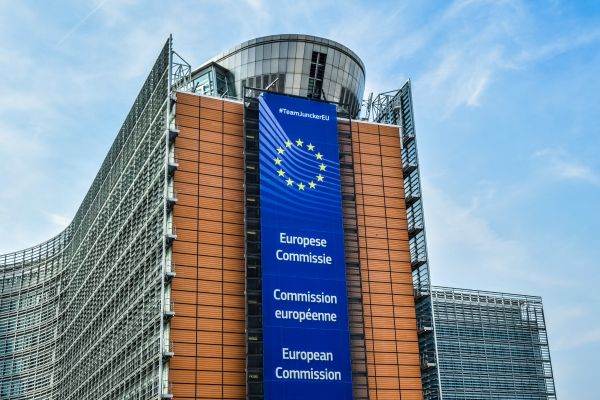 CE: 2,5 miliarde euro din veniturile EU ETS investite &icirc;n sisteme energetice din 11 ţări,inclusiv Rom&acirc;nia