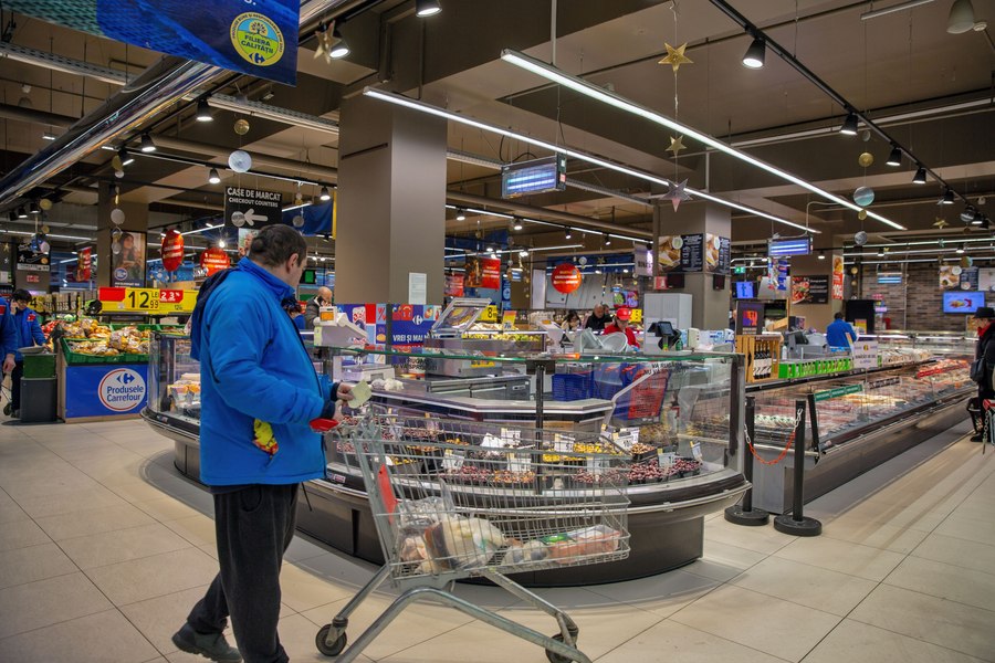 Ce se ascunde &icirc;n spatele celei mai lungi crize de consum din Rom&acirc;nia. Avertisment dur al unui economist: &bdquo;Mediul privat este afectat puternic&rdquo;