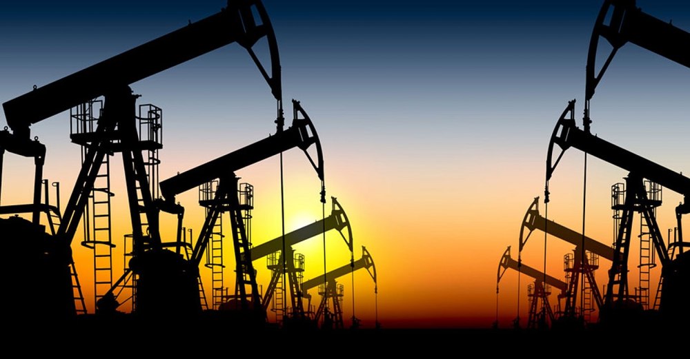 Cererea globală de petrol, afectată de tensiunile geopolitice. OPEC și IEA reduc prognozele
