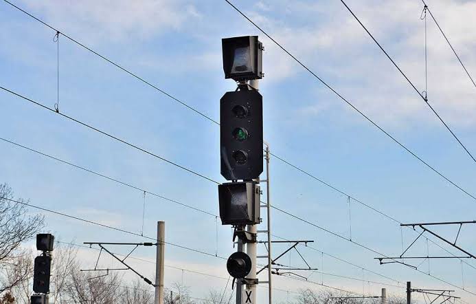 CFR SA a semnat contracte de peste 957 de milioane de lei pentru modernizarea semnalizării feroviare