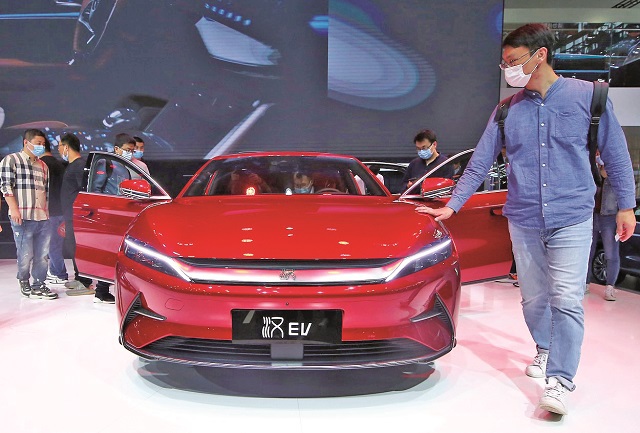 China, pe cale să devină noua superputere a industriei auto: Pentru prima oară &icirc;n istorie, exporturile auto ale Chinei au depăşit 1 milion de maşini pe lună. China va exporta anul acesta 10 mil. de maşini, de 2 ori mai mult dec&acirc;t &icirc;n 2023