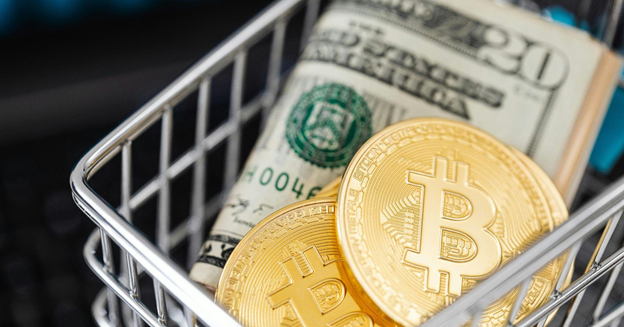 Cine c&acirc;știgă bătălia bitcoin? SUA &icirc;și fac rezervă strategică de criptomonede, UE mai mult reglementează și ezită să lanseze euro digital
