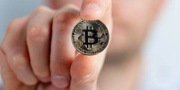 CNBC: Pariurile pe actiuni cripto se intensifica dupa prabusirea Bitcoin sub 60.000 de dolari
