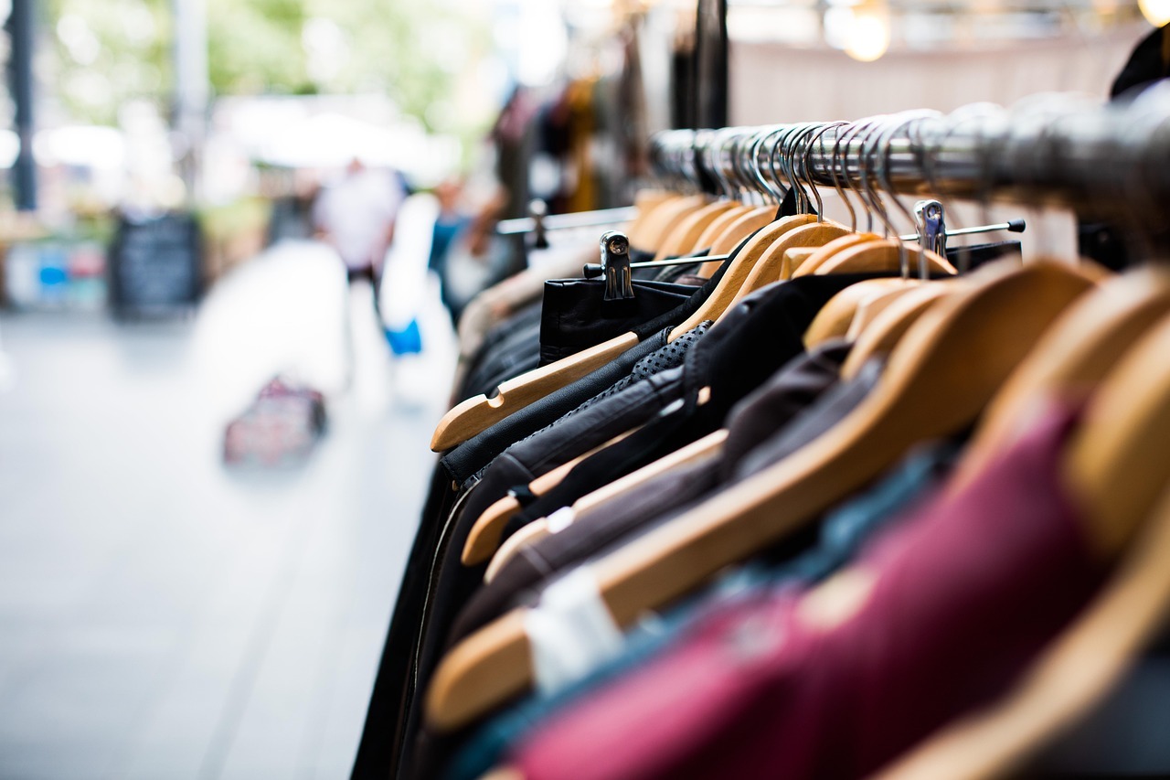 Comenzile producătorilor de textile din Rom&acirc;nia s-au prăbușit. Principala cauză a scăderii - noile reglementări UE privind sustenabilitatea