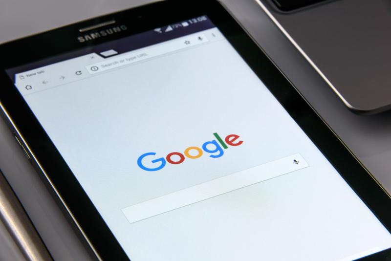 Comisia amendează Google cu 890 de milioane de euro pentru favorizarea propriilor servicii și restricționarea ofertelor alternative