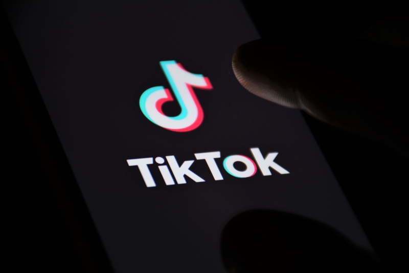 Comisia Europeană a constatat, cu titlu preliminar, că TikTok a &icirc;ncălcat Regulamentul privind serviciile digitale pentru că nu a asigurat conturi sigure pentru minori