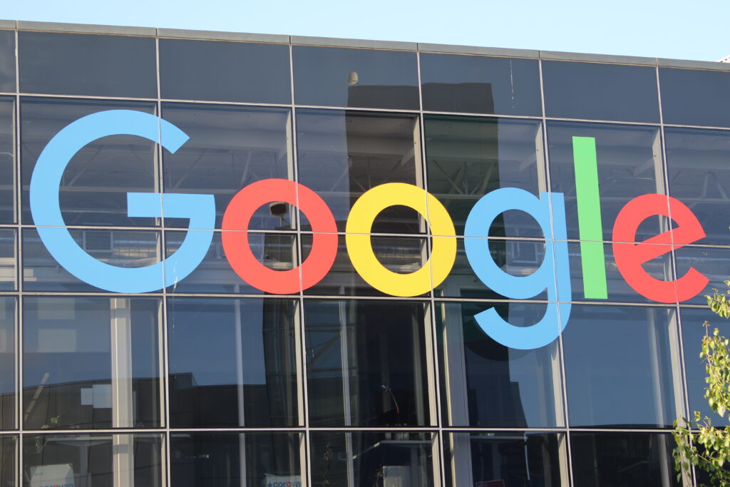 Comisia Europeană amendează Google cu 890 de milioane de euro pentru &icirc;ncălcarea regulilor digitale ale UE