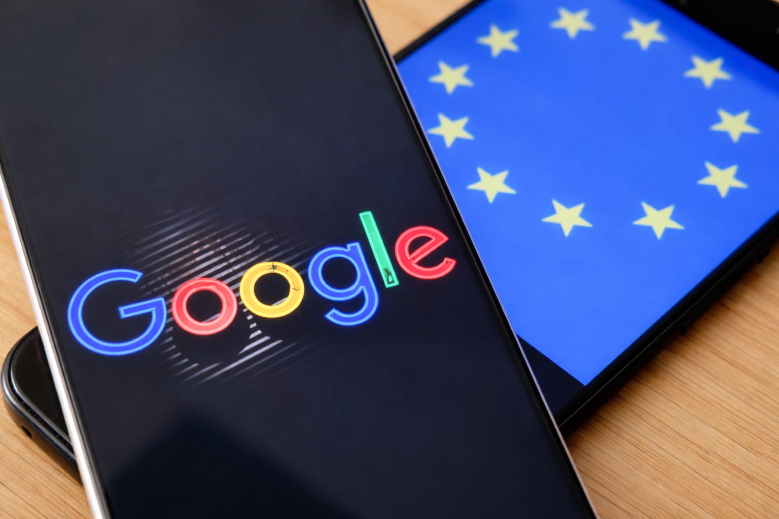 Comisia Europeană amendează Google cu 890 de milioane de euro