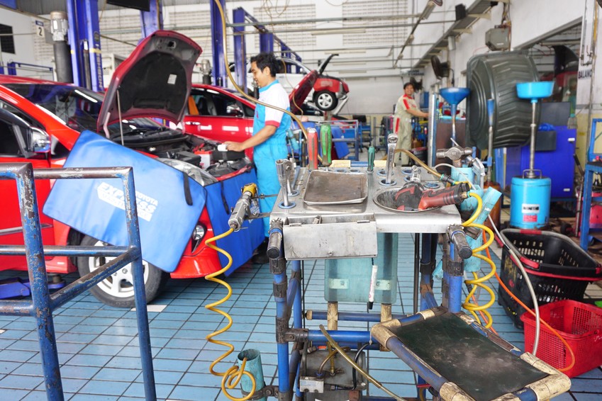 Comisia Europeană aprobă preluarea diviziei Forvia Automotive Interiors de fondurile Apollo
