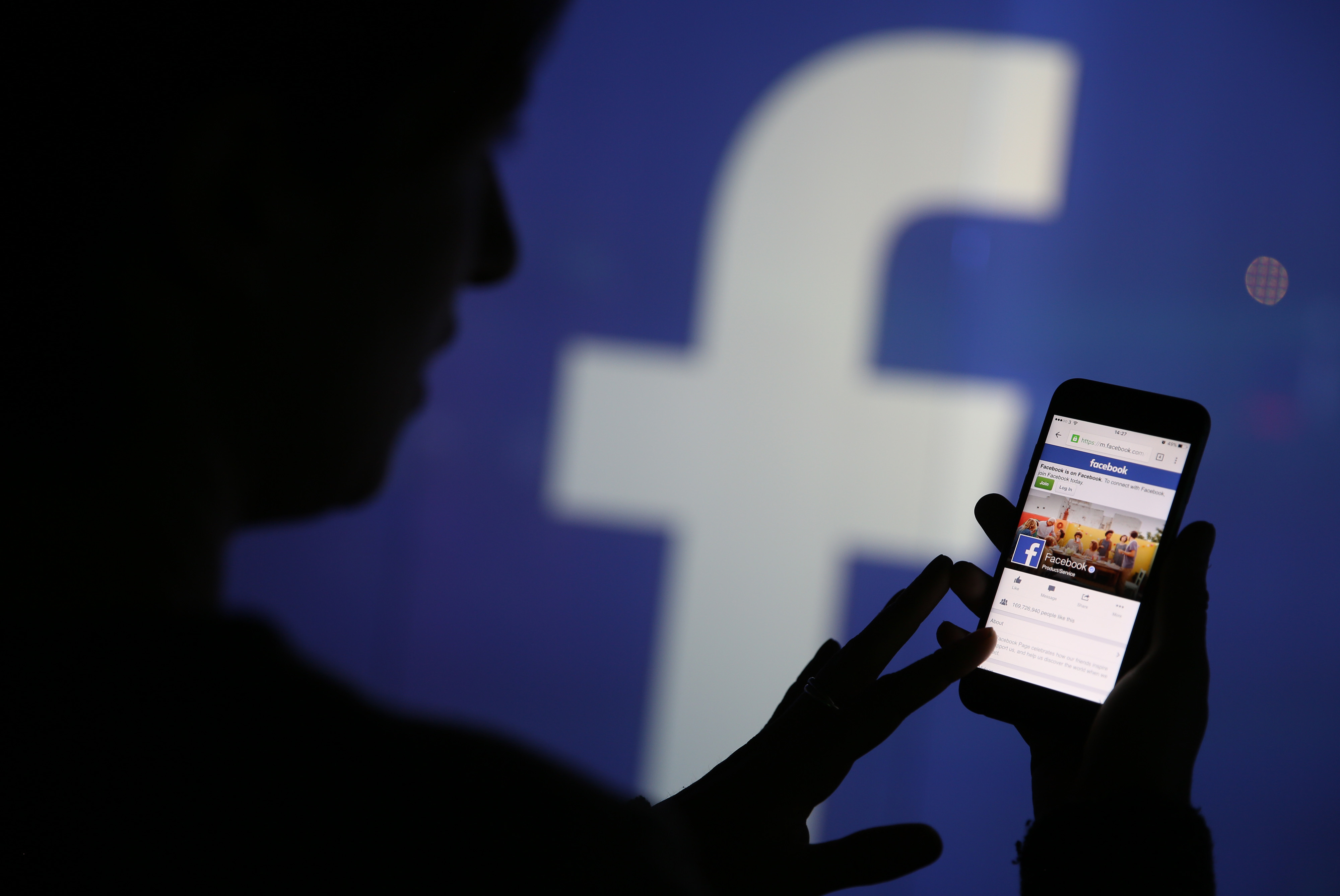 Comisia Europeană: Designul Facebook și Instagram creează dependență, &icirc;ncalcă regulile UE privind serviciile digitale