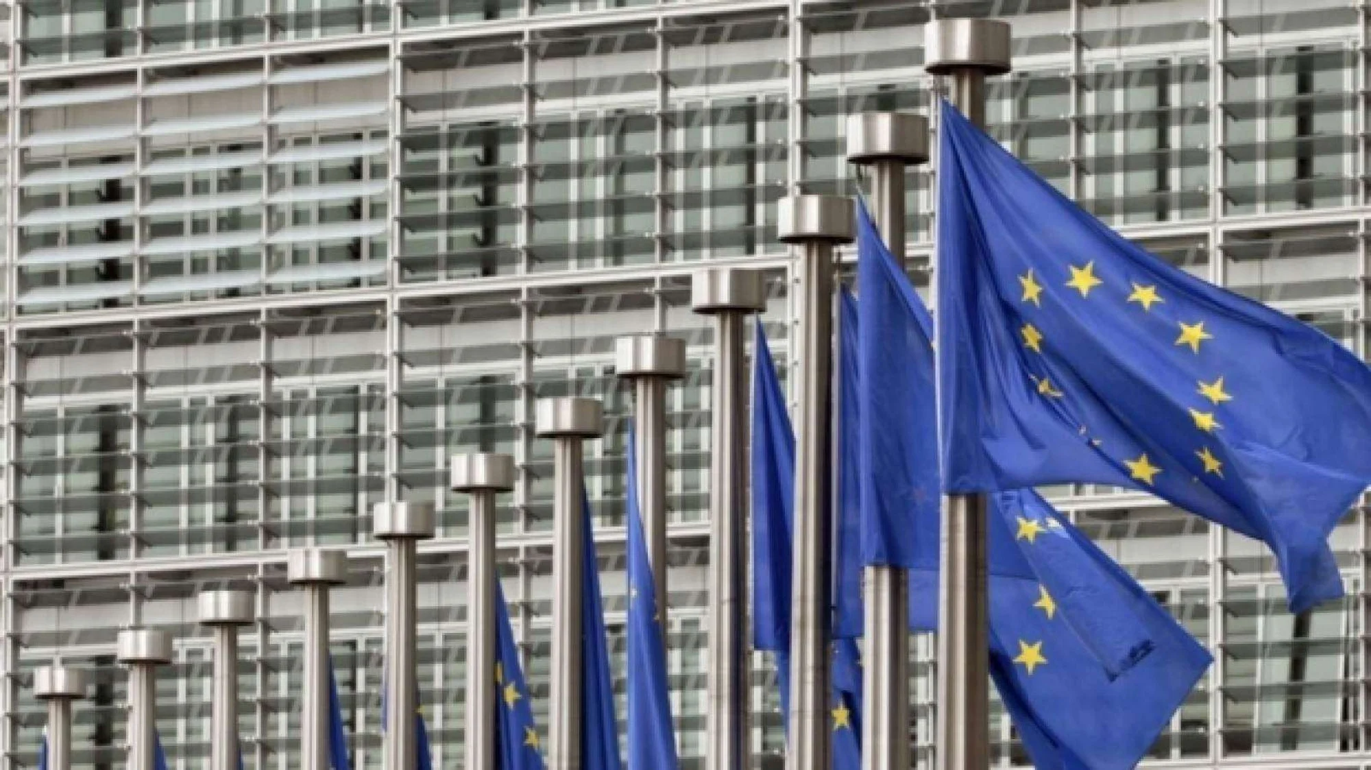 Comisia Europeană pregătește un plan pentru reducerea dependenței de combustibilii fosili