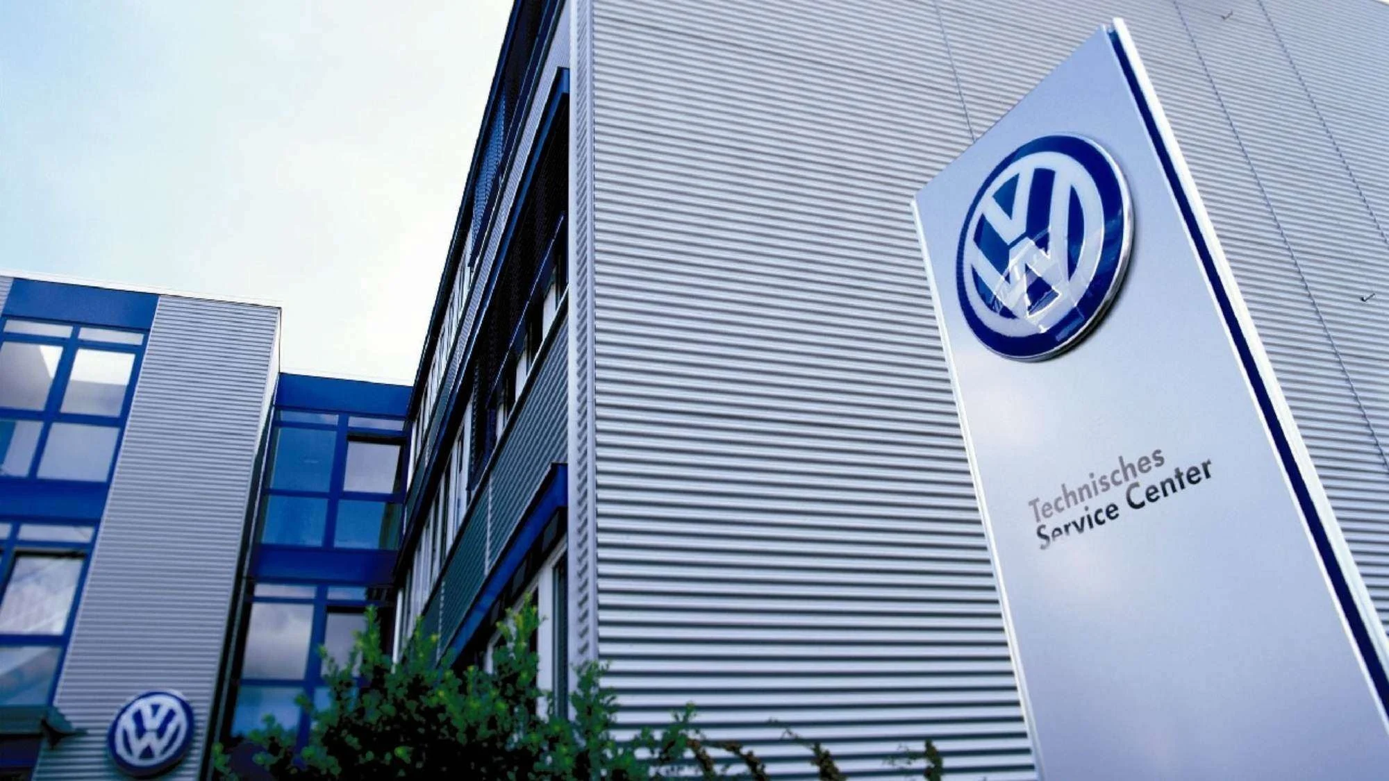 Concurența din China zguduie Volkswagen: profit &icirc;n scădere cu 33% și restructurări istorice &icirc;n pregătire