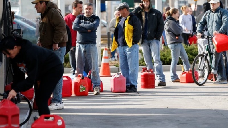 Criză &icirc;n benzinării. Ce poate face statul la penurie de țiței și carburanți. Măsurile de raționalizare posibile și ordinea lor de aplicare. Legislația există de 8 ani - ANALIZĂ
