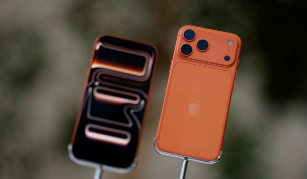De ce a furat OpenAI secrete comerciale de la Apple? Compania colaborează cu Jony Ive pentru un device AI fără ecran