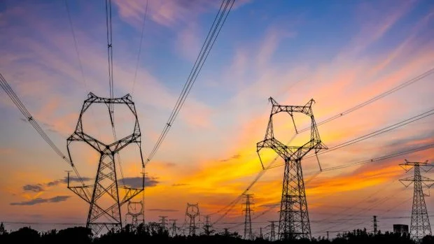 De ce importă Rom&acirc;nia energie tocmai c&acirc;nd e mai scumpă: costuri de sute de milioane de euro, doar pentru că e caniculă