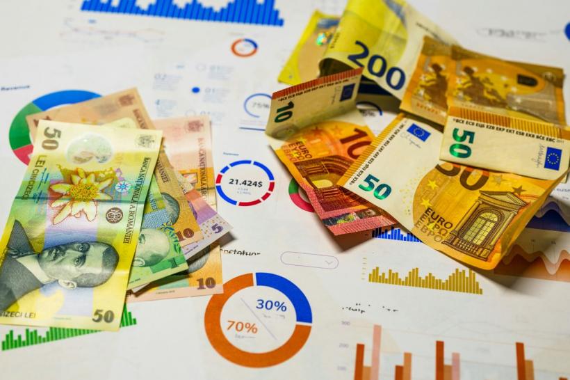 Deficitul bugetar al Rom&acirc;niei s-a redus la 2% din PIB. Datele care pot salva ratingul de țară &icirc;naintea deciziei Fitch