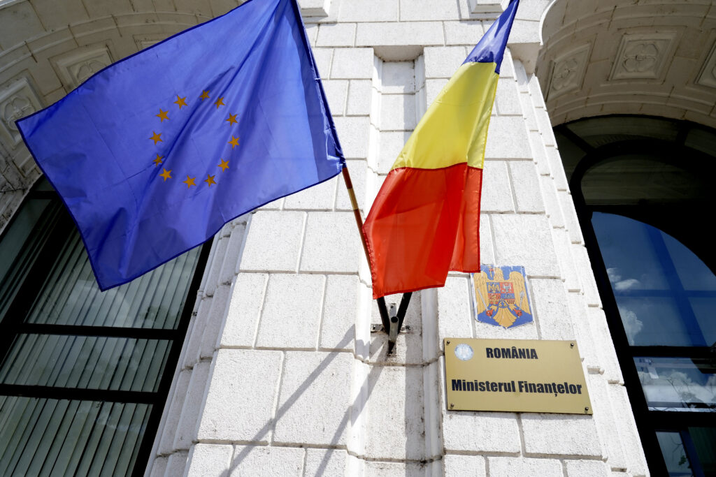 Deficitul s-a redus la 2% din PIB &icirc;n primele șase luni, față de 3,64% anul trecut. Alexandru Nazare: &bdquo;Execuția bugetară la șase luni este un puternic semnal de seriozitate al Rom&acirc;niei&rdquo;