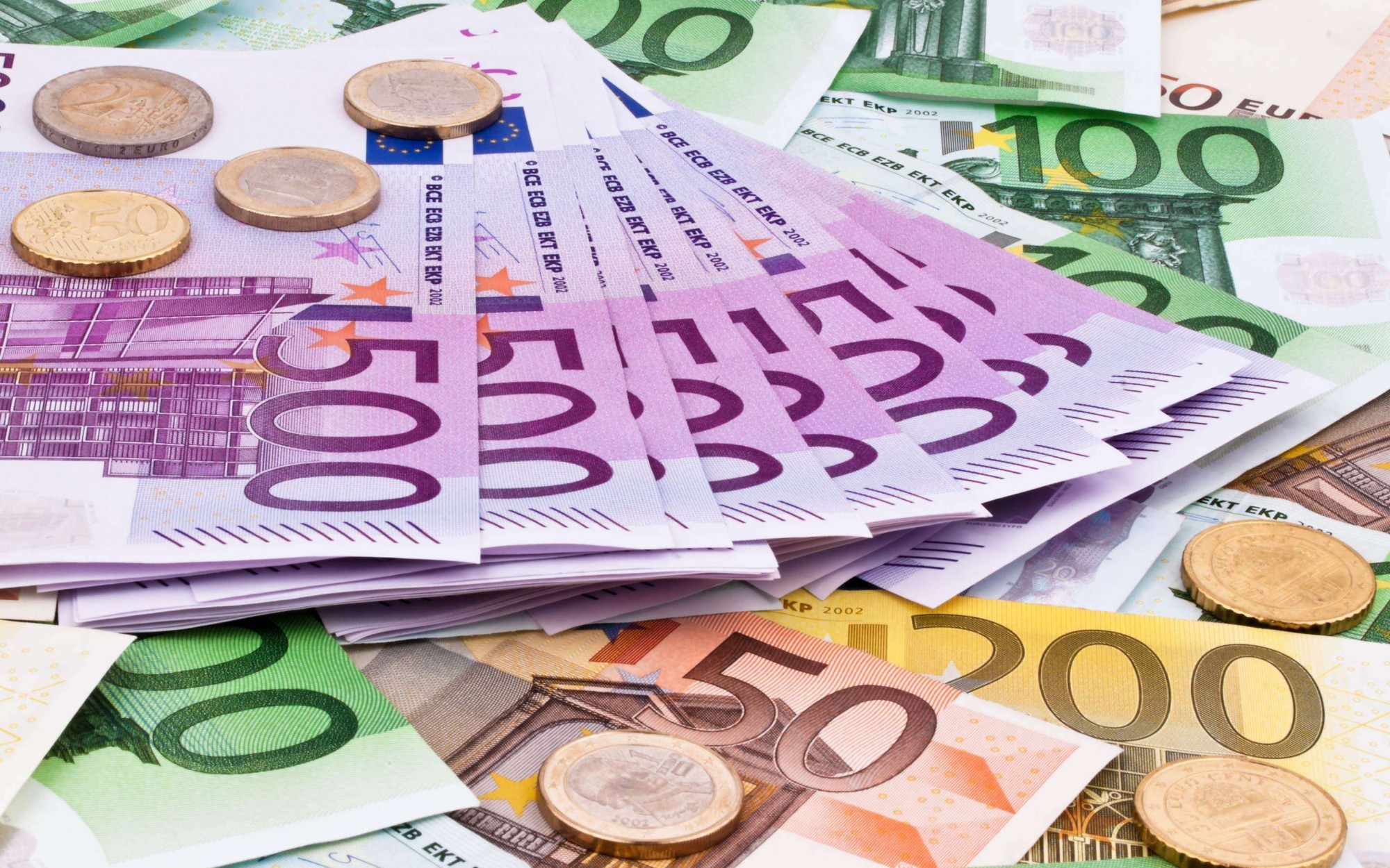 Depozitele populației și firmelor au scăzut cu 0,4% &icirc;n iunie