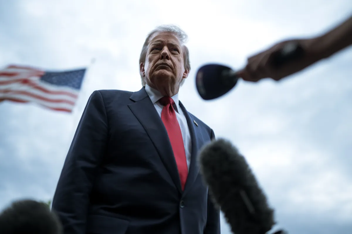 Donald Trump amenință Iranul cu represalii după moartea militarilor americani