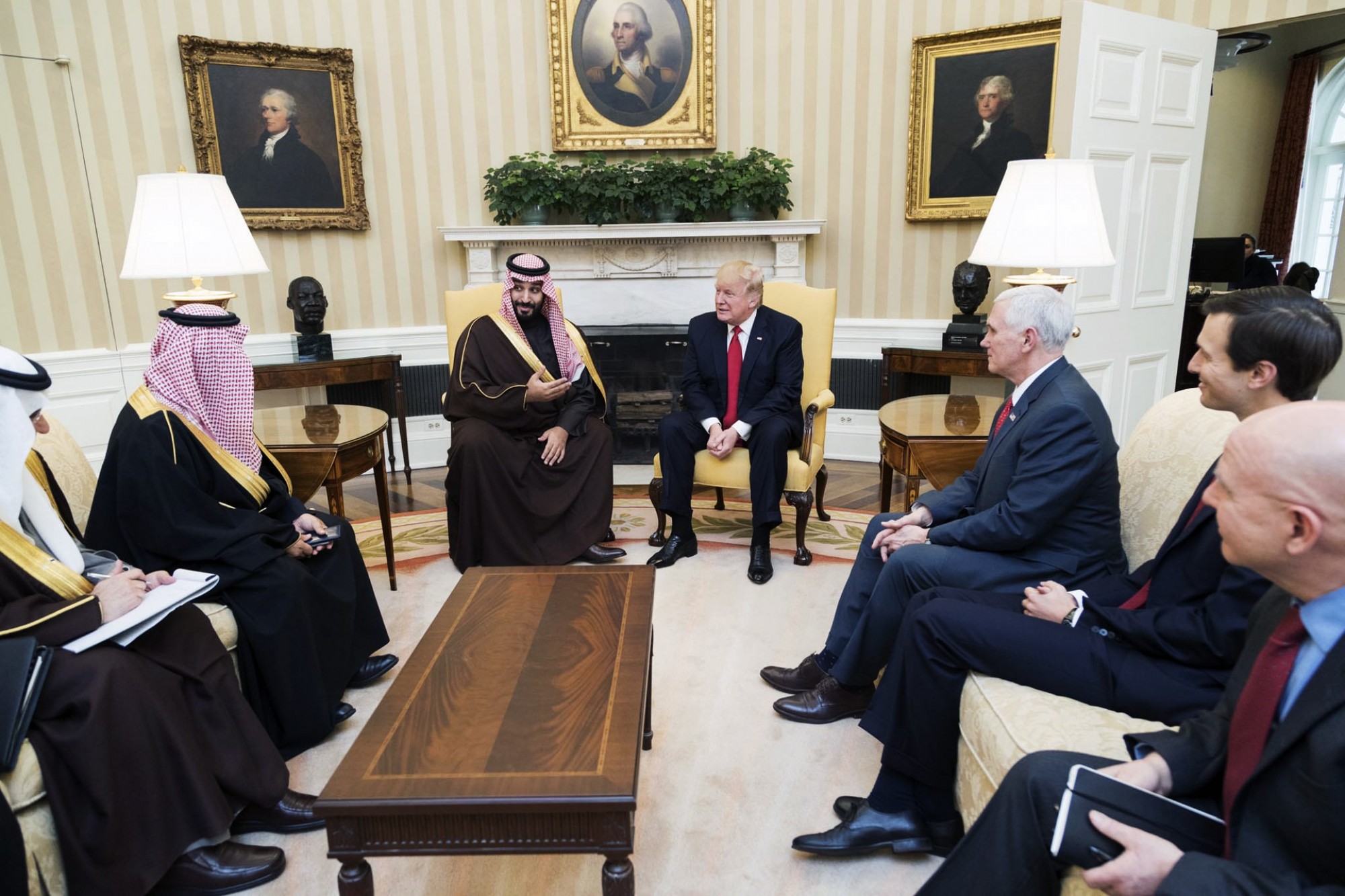 Donald Trump ar fi aprobat un acord nuclear cu Arabia Saudită care permite &icirc;mbogățirea uraniului