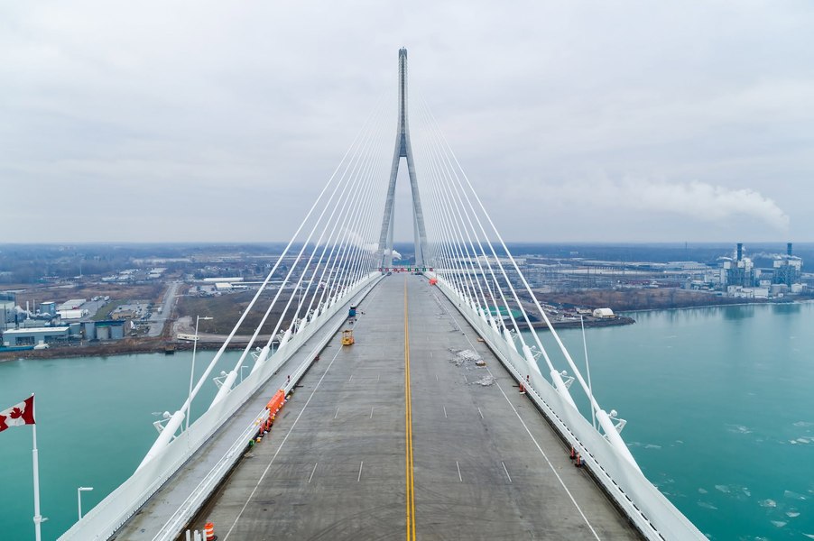 Donald Trump deblochează inaugurarea podului de 4,5 miliarde de dolari dintre SUA și Canada. Proiectul fusese lansat &icirc;n urmă cu 13 ani