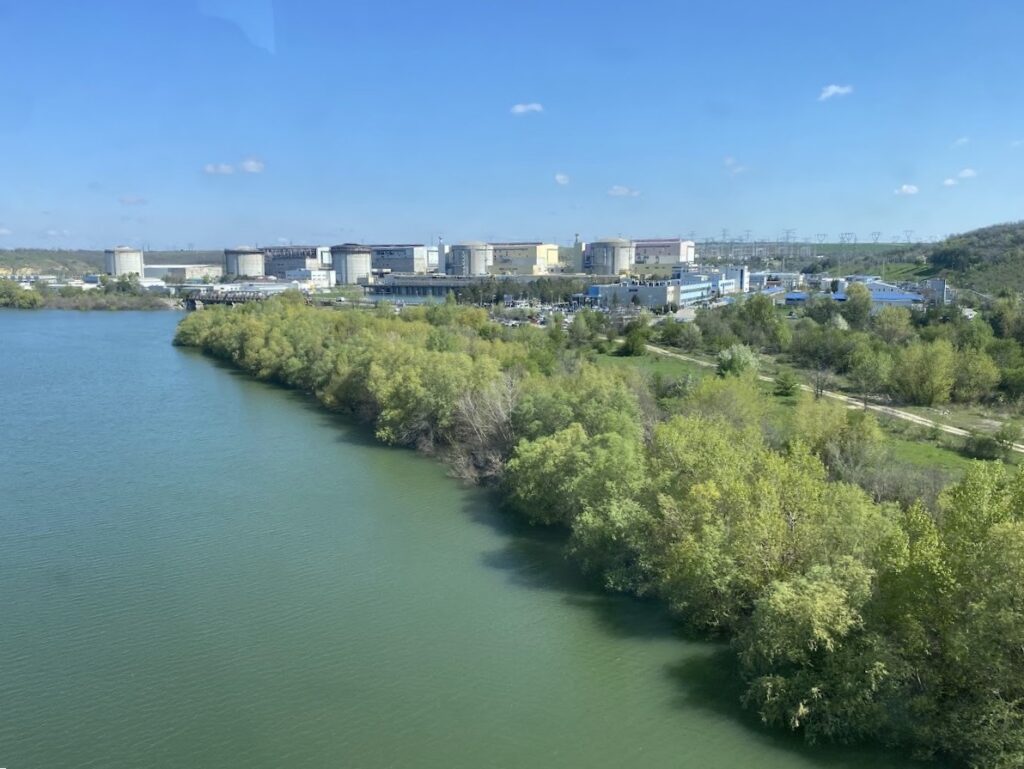 Dunărea scade &icirc;n continuare și debitul va ajunge aproape de cea mai mică valoare din istoria măsurătorilor / Unitatea 1 a Centralei Nuclearelectrică de la Cernavodă a fost oprită controlat, după ce a rămas fără apă pentru răcirea reactorului