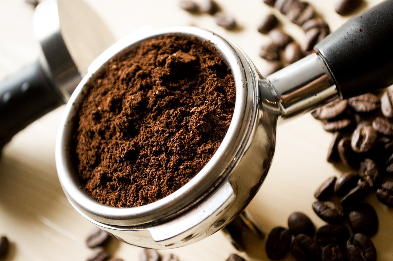 &ldquo;E sf&acirc;rșitul capsulei. Cafeaua boabe este noul standard.&rdquo;. Consumatorii &icirc;ncep să renunțe la pachetele cu cafea măcinată sau la espresoarele cu capsule