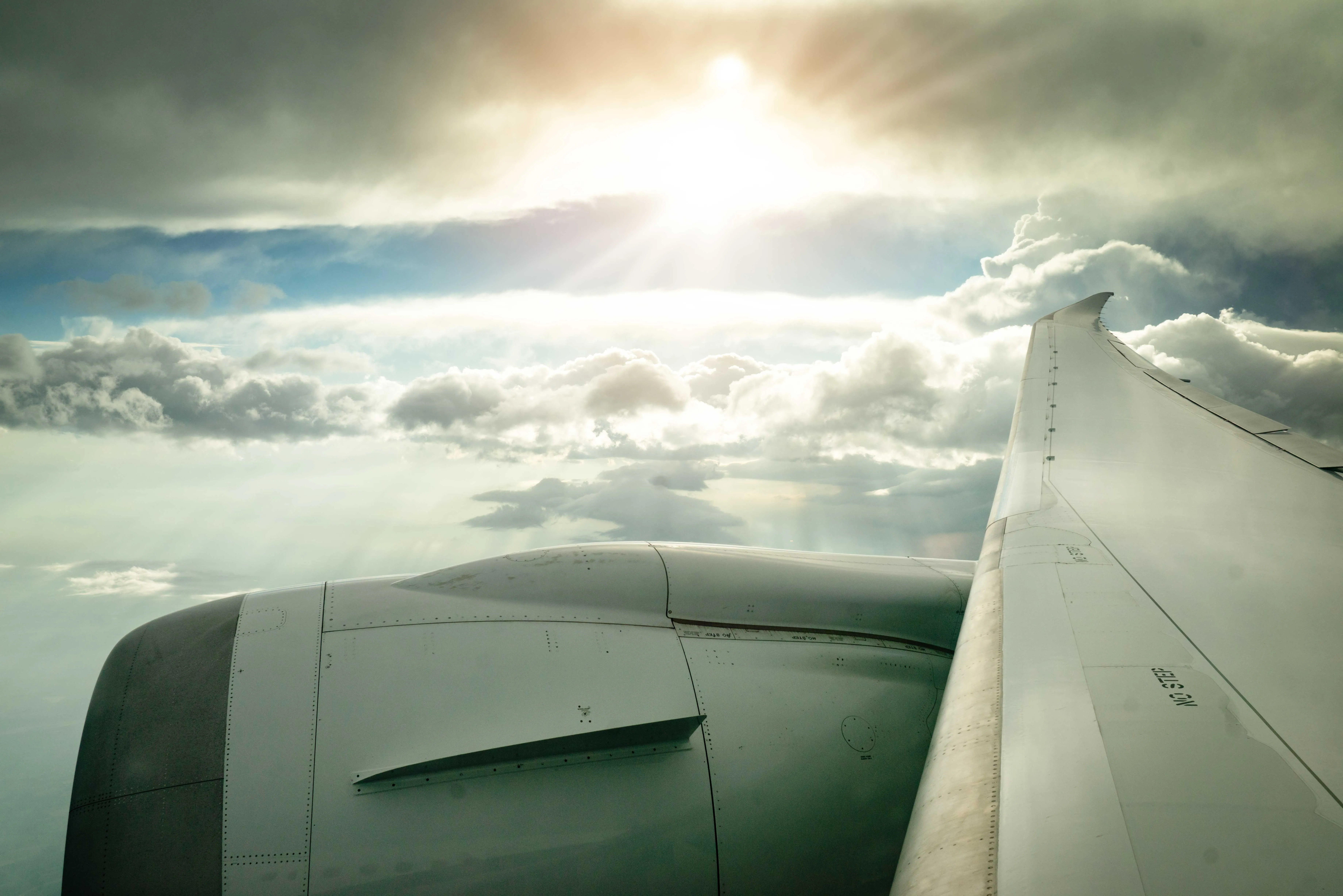 EASA avertizează că turbulențele severe ar putea deveni mult mai frecvente deasupra Europei, iar aeroporturile de coastă trebuie pregătite pentru inundații