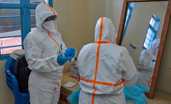 Epidemia de Ebola din Congo depășește 3.000 de cazuri. Peste 1.350 de oameni au murit